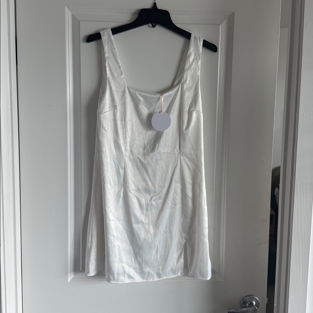 NWT REVOLVE More to Come Abigail Mini Dress in White - Picture 5 of 5